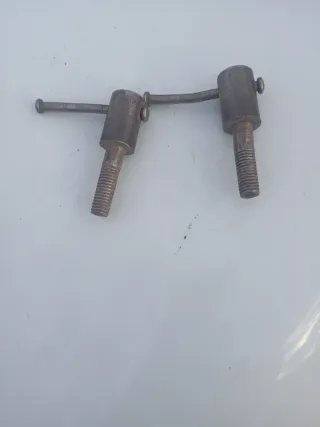 Prisioneros metálicos M10 (conjunto)