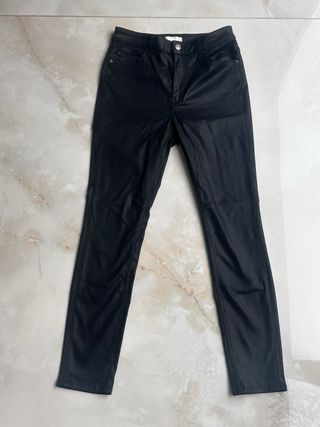 Pantalón encerado elástico H&M negro