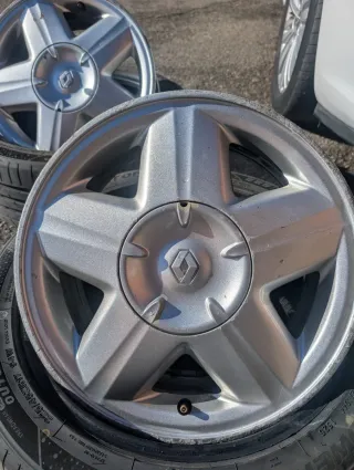 2 llantas 15' Renault 1