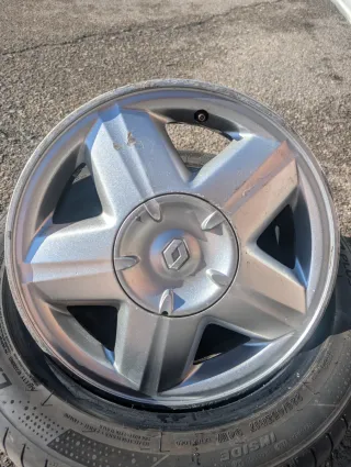 2 llantas 15' Renault 1