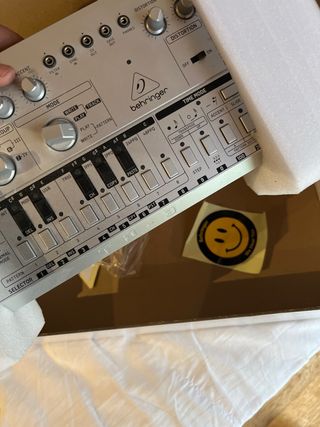 Behringer TD-3-SR Sintetizador Bajo Analógico