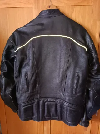 Chaqueta de cuero para moto con protecciones