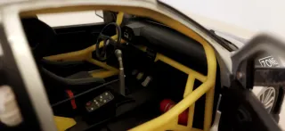 Renault Clio V6 Trophy 1:18 Universal Hobbies