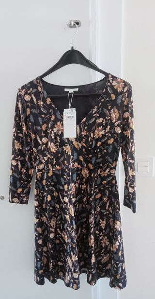 Vestido Mango floral negro talla M