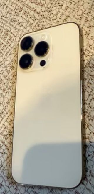 iPhone 14 Pro 256 GB Oro como nuevo en su caja.