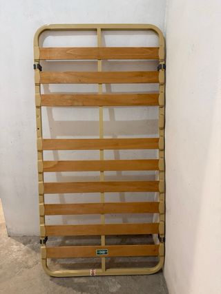 Somier 90cm sin patas, falta 1 lama