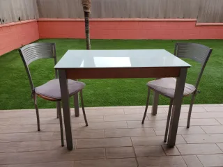 Mesa, 2 Sillas Cocina. Recoger en Huesca o Zaragoz