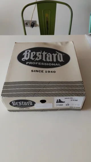 Botas de montaña negras