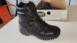 Botas de montaña negras