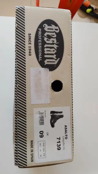 Botas de montaña negras