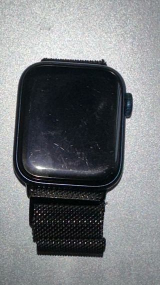 Apple Watch Series 6 con cavo