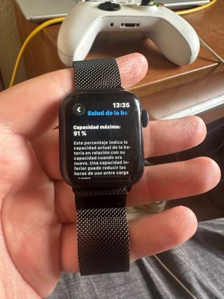 Apple Watch Series 6 con cavo
