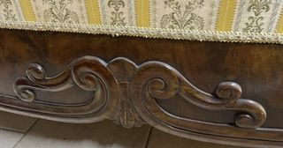 Antico divano neobarocco in piuma di mogano