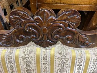 Antico divano neobarocco in piuma di mogano