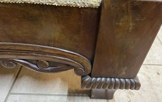 Antico divano neobarocco in piuma di mogano