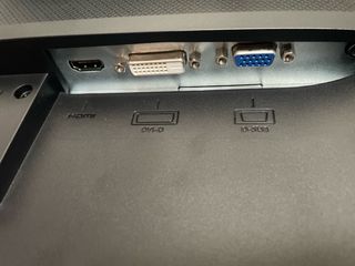 Soporte y 2 Monitores Benq 24” pulgadas