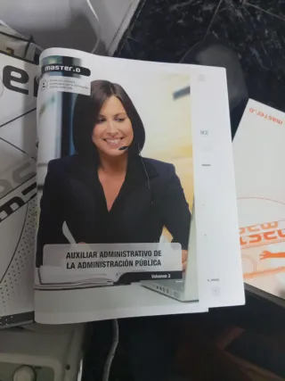 Auxiliares administrativos de corporaciones loc...