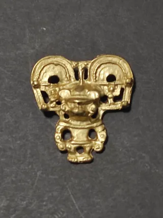 Colgante chapado en oro