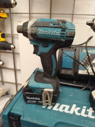 Kit Makita Taladro Atornillador y Radial