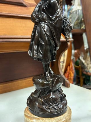 Escultura Bronce Campesina Soher