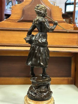 Escultura Bronce Campesina Soher