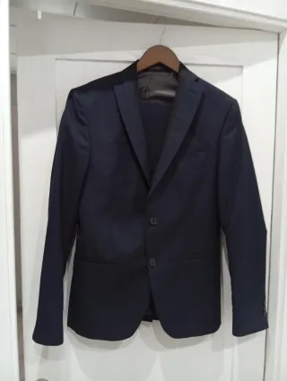 Traje chaqueta zara hombre, precio No negociable.