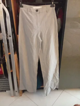 Pantaloni Bershka grigi