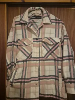 Chaqueta Zara cuadros beige y rosa