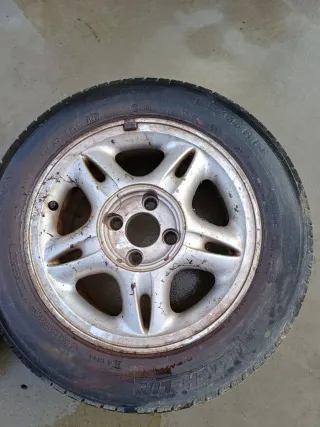 3 Llantas Renault Clio en 14",no se envian