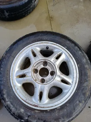 3 Llantas Renault Clio en 14",no se envian