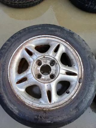 3 Llantas Renault Clio en 14",no se envian