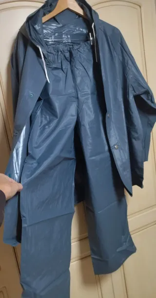 Chubasquero impermeable completo azul
