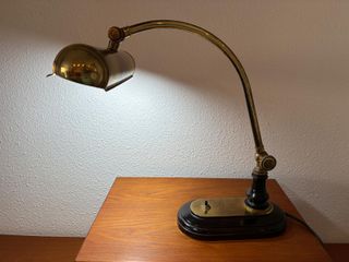 Lámpara clásica latón mesa despacho piano