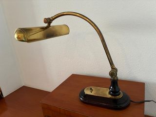 Lámpara clásica latón mesa despacho piano
