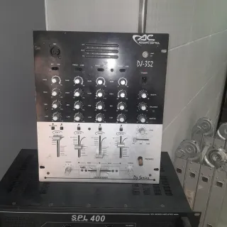 Etapa de potencia , mesa de mezclas y altavoces