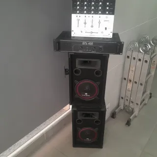 Etapa de potencia , mesa de mezclas y altavoces