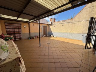 Casa adosada en venta en Yepes