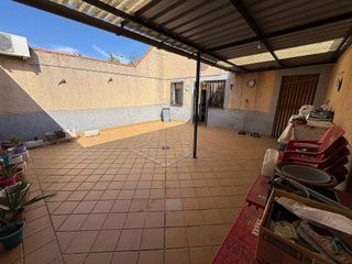 Casa adosada en venta en Yepes