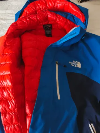 Chaqueta The North Face Azul y Roja