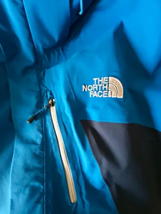 Chaqueta The North Face Azul y Roja