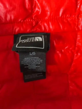 Chaqueta The North Face Azul y Roja