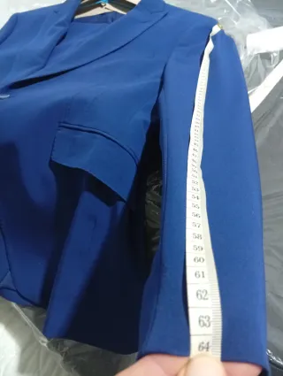 Traje de chaqueta azul añil, precio No negociable.