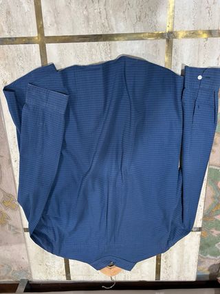 Camisa de hombre azul