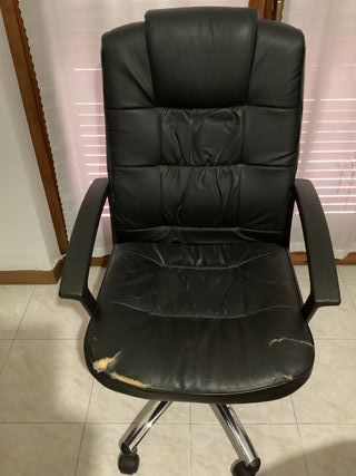 Poltrona da ufficio in pelle nera