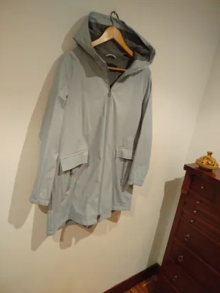 Chubasquero Zara Gris Talla L