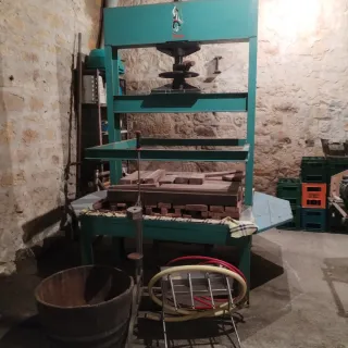 Llagar 20/25 sacos con trituradora