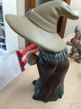 Bruja terracota 26cm con bola