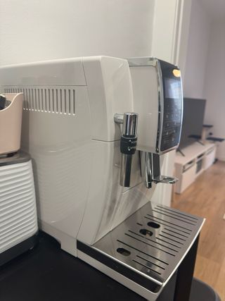 Cafetera DeLonghi Dinamica Blanca