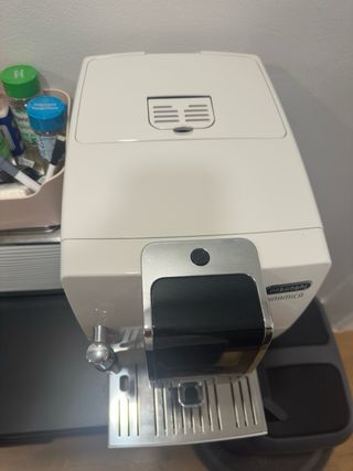 Cafetera DeLonghi Dinamica Blanca