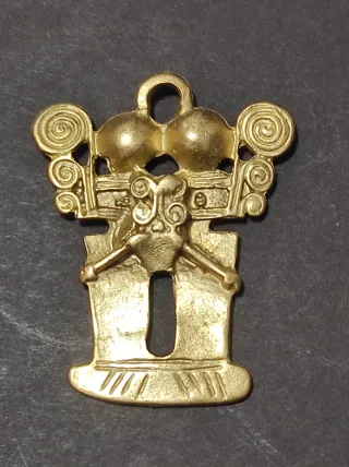 Colgante chapado en oro